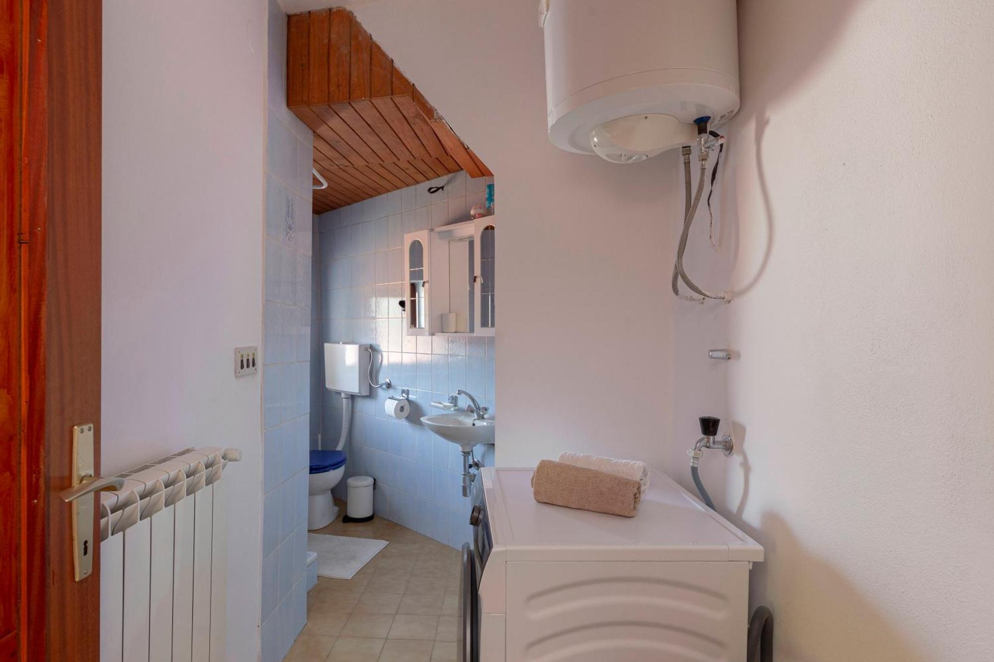 Under The Rock House In Osp With Hot Tub Apartment ภายนอก รูปภาพ
